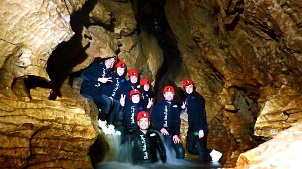 NZEGA-Caverna-glowworms-Nova-Zelandia-Waitomo.JPG